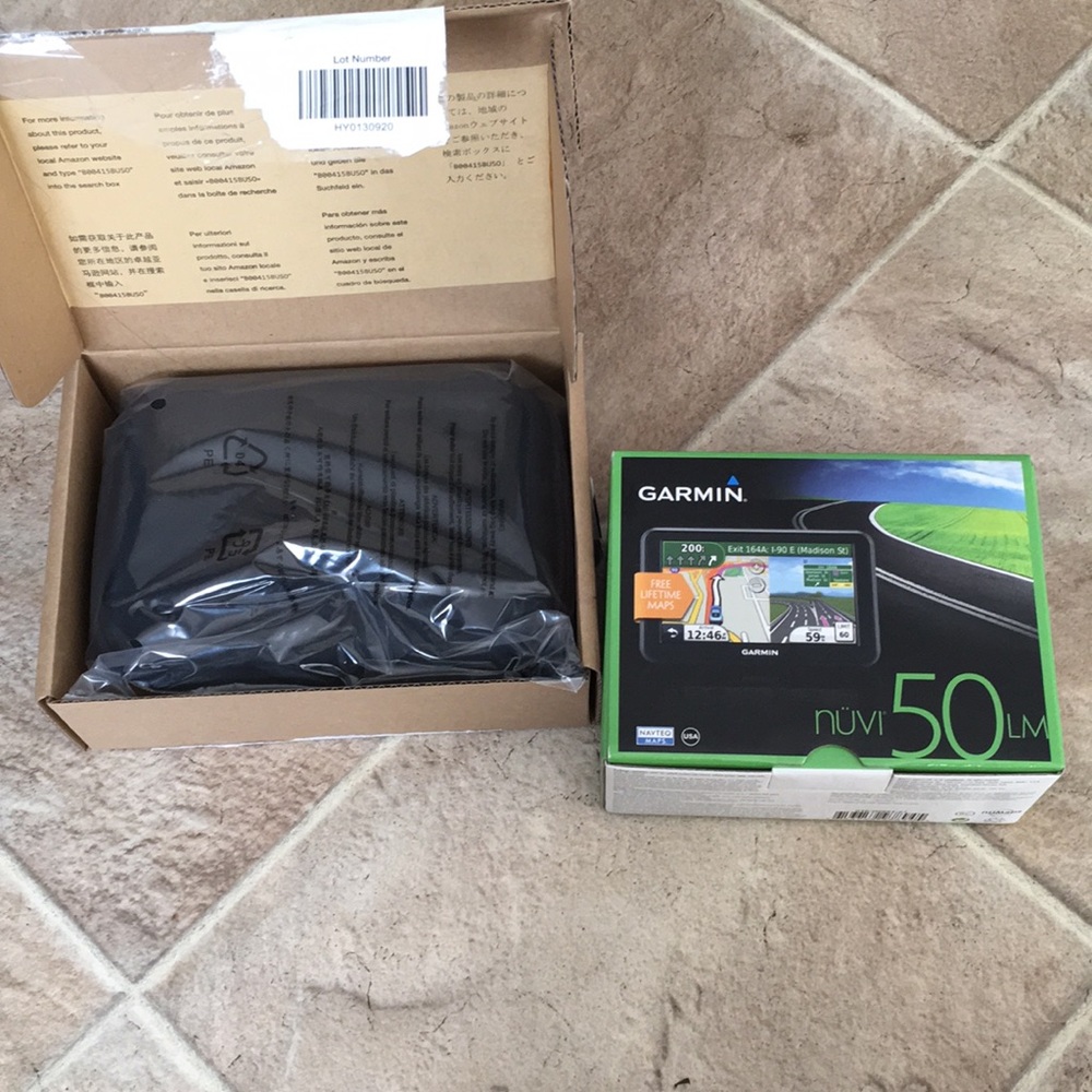 GPS AND CARRYING CASE